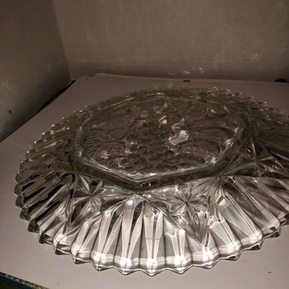 FEDERAL GLASS Fruit Base PIONEER Pattern wavy ruffled sawtooth edge plate. - Picture 4 of 6